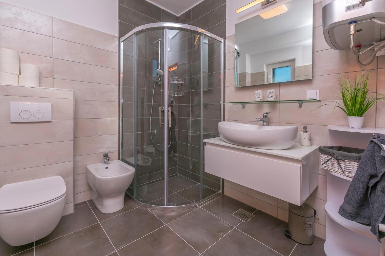 Apartments Visnja Rogoznica  Luaran gambar