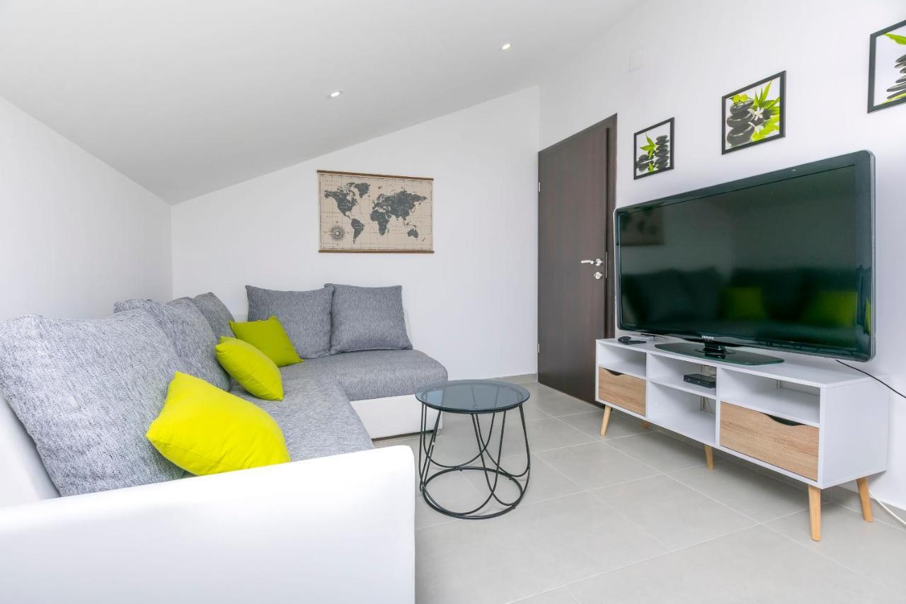 Apartments Visnja Rogoznica  Luaran gambar
